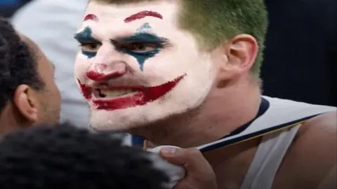 曼联力保B费决意，背后静默中：忠诚与价值博弈的细腻交锋